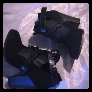 Black Gianni Bini boots